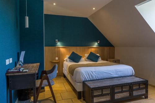 Maisons-les-Chaource Hotel | Beachfront Relaxation at Logis Aux Maisons - Pet Friendly Stay