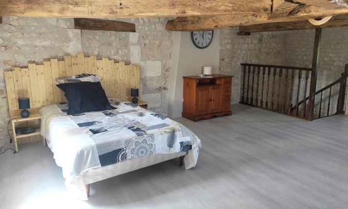 Port-d'Envaux House | Discover the Delight of Logis de la Passerelle