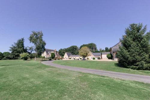 Le Vieil-Bauge House | Discover Logis de Poëllier: Family-Friendly & Highly Rated