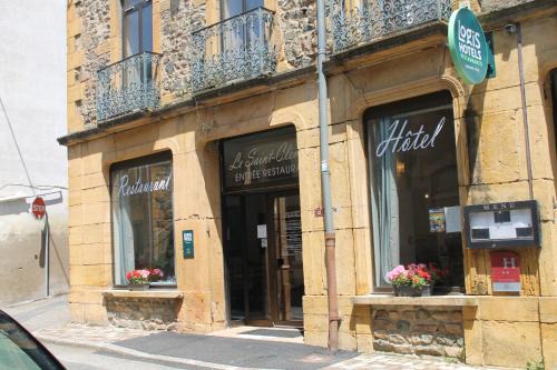 Saint-Clement-sur-Valsonne Hotel | Pet-Friendly Hôtel Restaurant Le Saint Clément with Breakfast