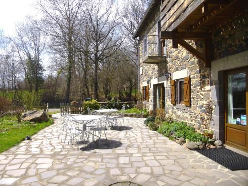 Saint-Jacques-d'Ambur Hotel | Exceptional Logis Hôtel Auberge de la Hulotte Experience