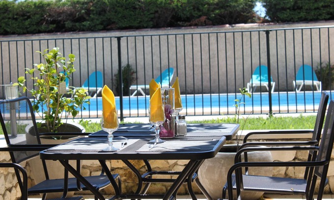 Saint Tronquet Business Park Hotel | Budget-Friendly Stay at Acotel Confort with Pool & Dining
