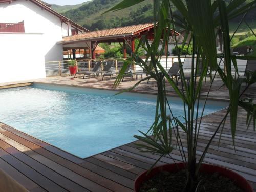 Esterencuby Hotel | Relax at Logis Hôtel Andreinia & Cabanes with Ocean Views