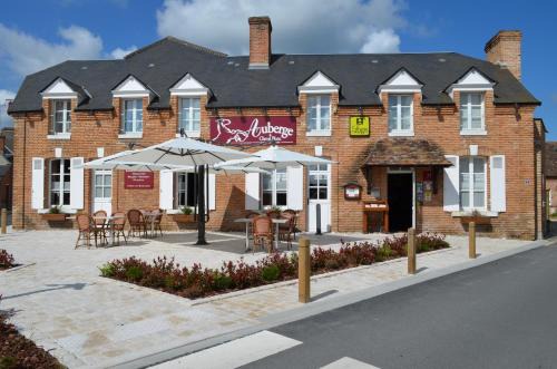 Yvoy-le-Marron Hotel | Inviting Logis Hôtel Auberge du Cheval Blanc with Great Amenities
