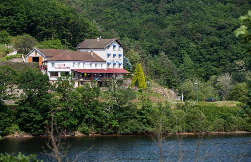 Les Ancizes-Comps Hotel | Elegant Logis Hôtel Belle Vue with Family-Friendly Amenities