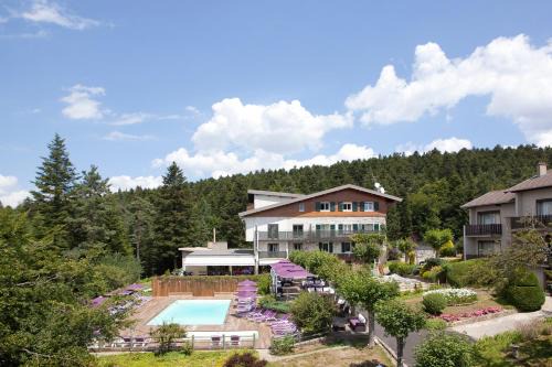 Le Chambon-sur-Lignon Hotel | Experience Logis Hôtel Clair Matin: Oceanfront Retreat