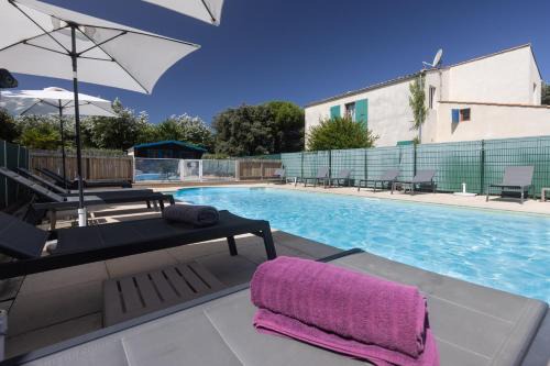 La Cotiniere Hotel | Relax at Logis Hôtel de la Plage with Oceanfront Views