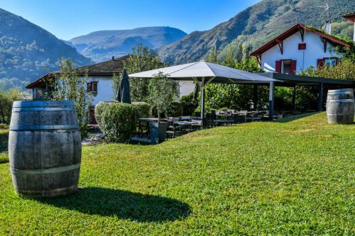 Itxassou Hotel | Oceanfront Stay at Logis Hôtel du Chêne with Breakfast