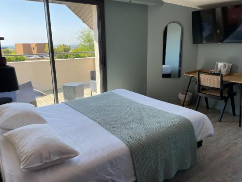 Plougonvelin Hotel | Oceanfront Getaway at Logis Hôtel du Large - Highly Rated
