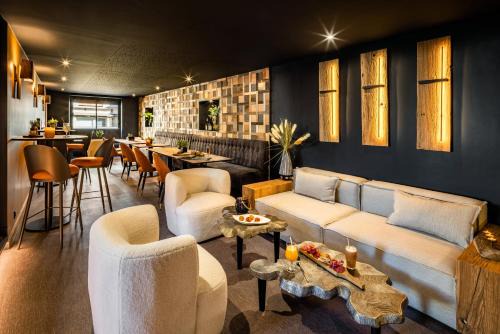 Clairvaux-les-Lacs Hotel | Relaxing Retreat at Logis Hôtel LBB - les 2 lacs