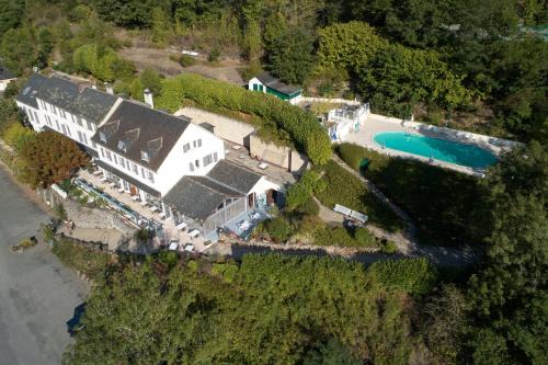 Najac Hotel | Pet-Friendly Logis Hôtel Restaurant Belle Rive with Ocean View