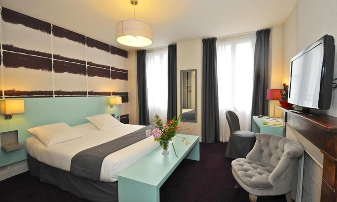 Bareges Hotel | Family-Friendly Logis Hôtel Le Central with Hot Tub Access