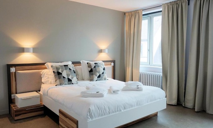 Pontaumur Hotel | Pet-Friendly Retreat at Logis Hôtel Le Confluent
