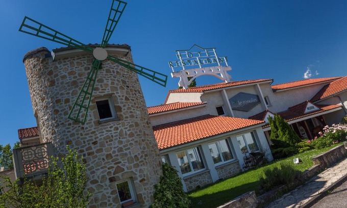 Malauzat Hotel | Discover LOGIS Hôtel Le Moulin Des Gardelles - Pet Friendly Stay