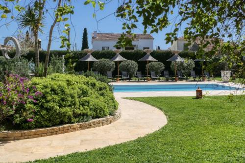 Arles Hotel | Relaxing Oceanfront Stay at Logis Hôtel Le Rodin