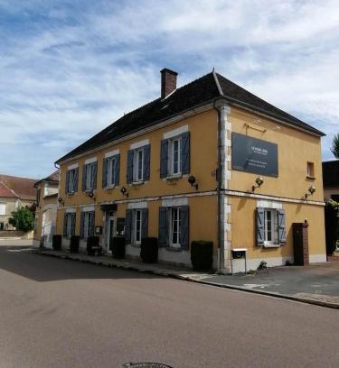 Montigny-la-Resle Hotel | Discover LOGIS Hôtel & Restaurant Le Soleil D'or Today!