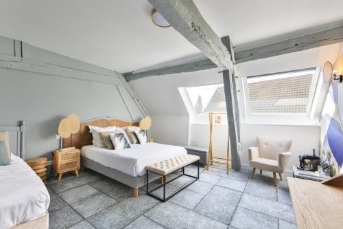 La Ferte-Gaucher Hotel | Discover Logis Hôtel & Restaurant du Sauvage: Pet-Friendly Stay