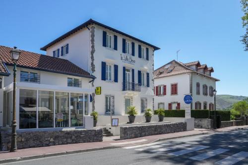 Cambo-les-Bains Hotel | Discover Logis Hôtel & Restaurant La Villa Bleue Experience