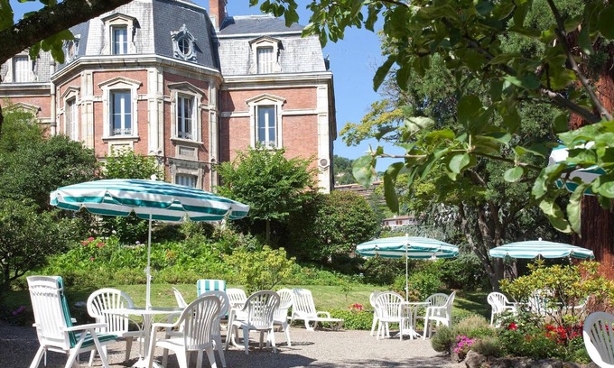 Chamalieres Hotel | Experience Comfort at Logis Hôtel Royal Saint Mart