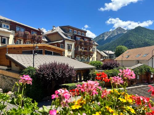 Ancelle Hotel | Relax at Hôtel Restaurant & Spa Les Autanes: 4-Star Retreat