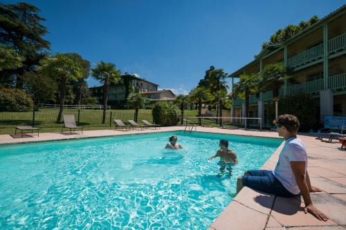 Bazas Hotel | Discover Logis Hôtels: Domaine de Fompeyre with Ocean Views