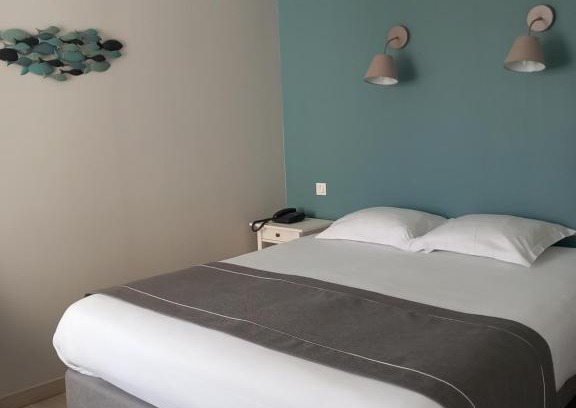 Perros-Guirec Hotel | Discover Logis Hermitage: Pet-Friendly Getaway Awaits