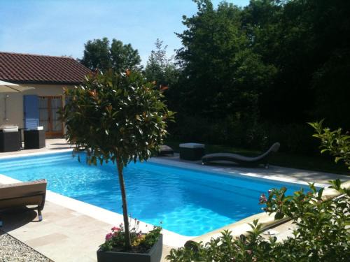 Colombey-les-deux-Eglises Hotel | Pet-Friendly Getaway at Logis Hotel La Grange Du Relais