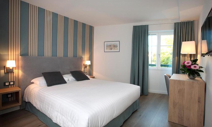 Saint-Pee-sur-Nivelle Hotel | Pet-Friendly Logis Hotel de la Nivelle with Breakfast
