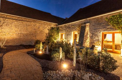 Beaune Hotel | Discover Comfort at Hotel De La Cloche - Pet Friendly Haven