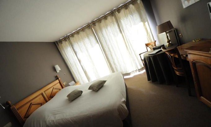Niederschaeffolsheim Hotel | Pet-Friendly Getaway at Logis Hotel Restaurant Au Boeuf Rouge