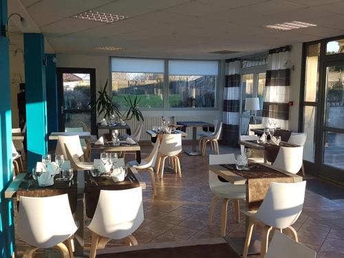 Allain Hotel | Cozy Logis Hotel- Restaurant La Haie Des Vignes Retreat