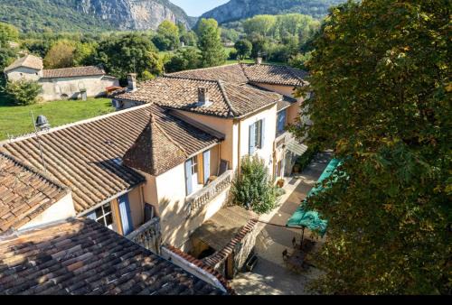 Anduze Hotel | Inviting Logis Hotel Restaurant Le Domaine de la Régalière