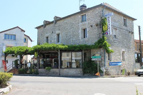 Sauzet Hotel | Discover Auberge de la Tour: Oceanfront Hotel & Restaurant