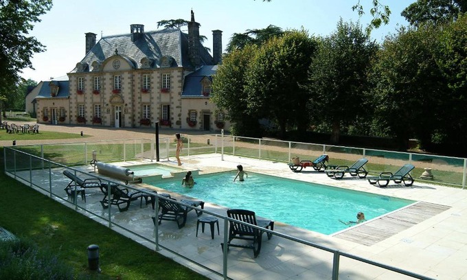 Moulay Hotel | Pet-Friendly Retreat at Logis La Marjolaine with Pool