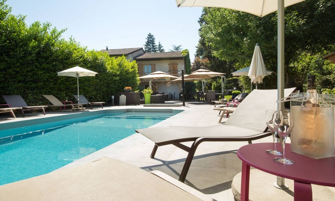 La Boisse Hotel | Relaxing Getaway at Logis Le Petit Casset with Ocean Views