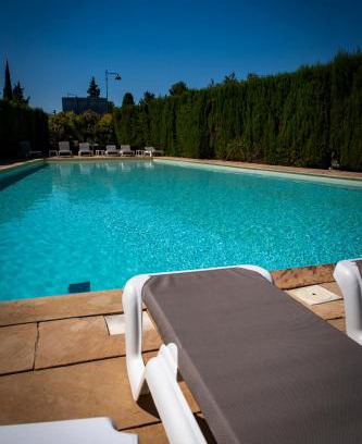 Beaucaire Hotel | Cosy Logis VIGNES BLANCHES*** with Restaurant & Ocean View