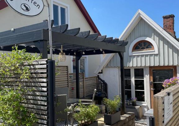 Veberod Apartment | Experience Eco-Friendly Comfort at Logisolkatten Hotel