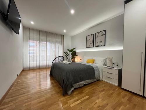 Logrono City Centre Apartment | Exceptional Logroño Premium Home: Family-Friendly Escape