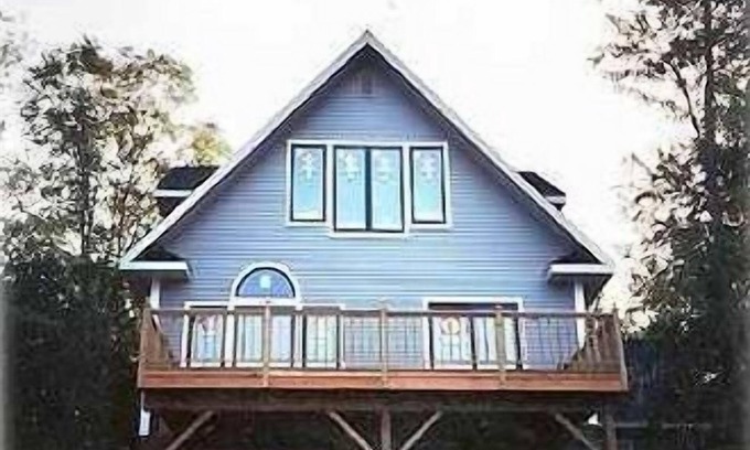 Wetmore House | Discover Logun's Landing: Scenic Views & Family-Friendly Fun