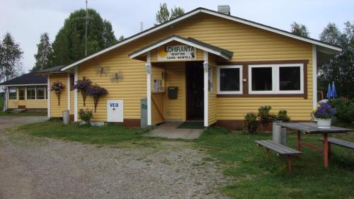 Sonkajarvi Other | Cozy Lohirannan Lomakylä with Oceanfront Views & Hot Tub