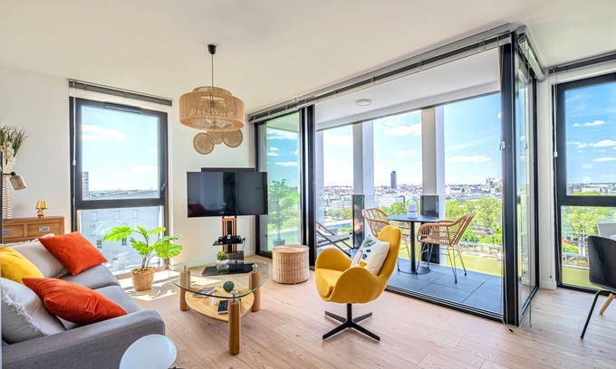 Ile de Nantes Palais des Congres Apartment | Enchanting Loire Enchantée Apartment on Nantes Island