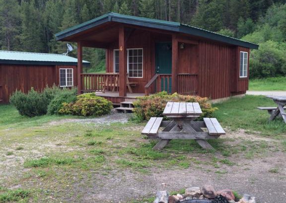 Lolo Resort | Relax at Lolo Hot Springs with Oceanfront Views & Pool
