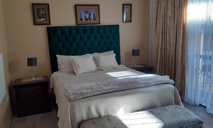 Greater Johannesburg Metropolitan Area Bed & Breakfast | Comfortable Stay at Lolo's Guest House with Breakfast Included