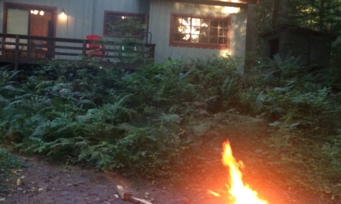 Mount Hood Village Cabin | Experience Lolo's Sandy Hut: Mt Hood Retreat with Spa & Pets