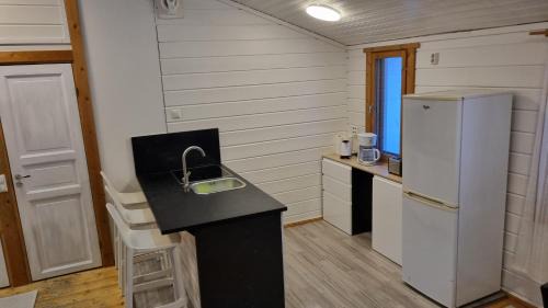 Muurame Apartment | Inviting Lomariihi 6: Pet-Friendly Getaway with High Ratings