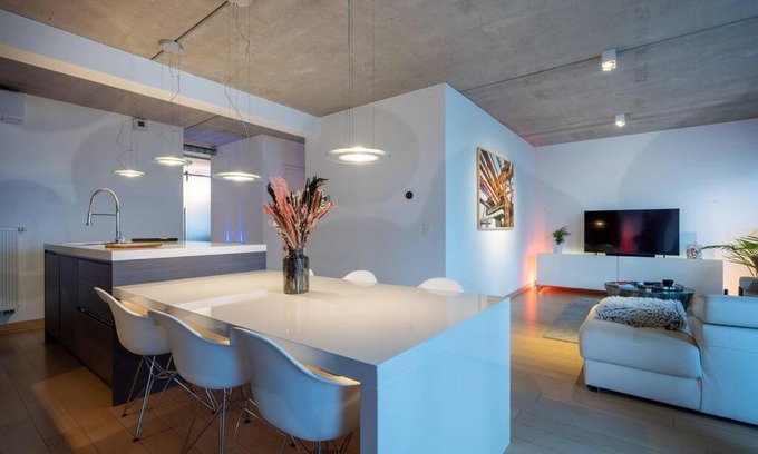 De Kaaien Apartment | Discover London 993 Loft 402 - Rated 10/10 and Family-Friendly