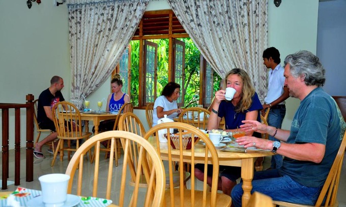 Anuradhapura Hotel | Discover London Palace: Accessible Stay with Spa & Dining