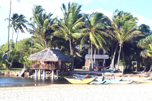 Tangalle Bed & Breakfast | Unwind at Lonely Beach Resort Tangalle with Ocean Views
