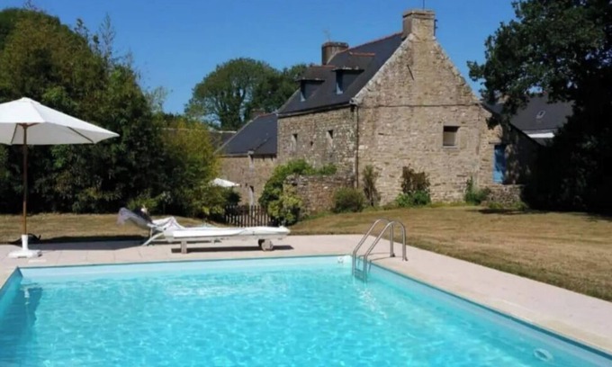Locoal-Mendon House | Charming Longère de Caractère with Pool Near Auray