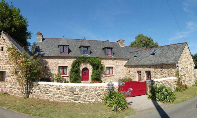 Lezardrieux House | Seaside Escape: Longère de KERRIOU for 8 Guests